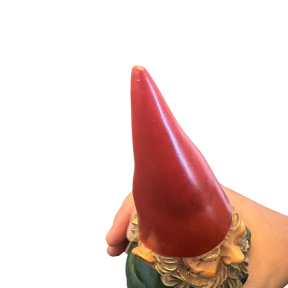 Garden Gnome Dave with Folded Arms - Picture 9 of 10